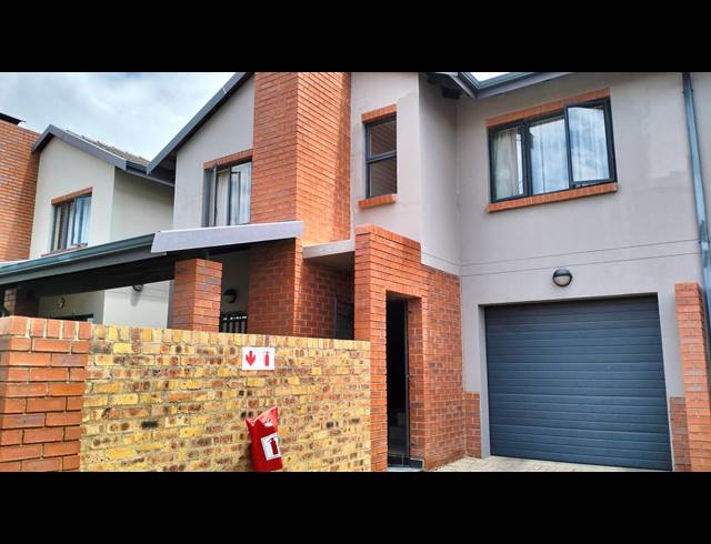3 BEDROOM DUPLEX FOR SALE IN EQUESTRIA